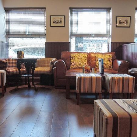 Dalton Inn Hotel クレアモリス エクステリア 写真