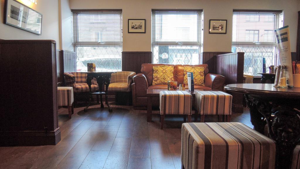 Dalton Inn Hotel クレアモリス エクステリア 写真