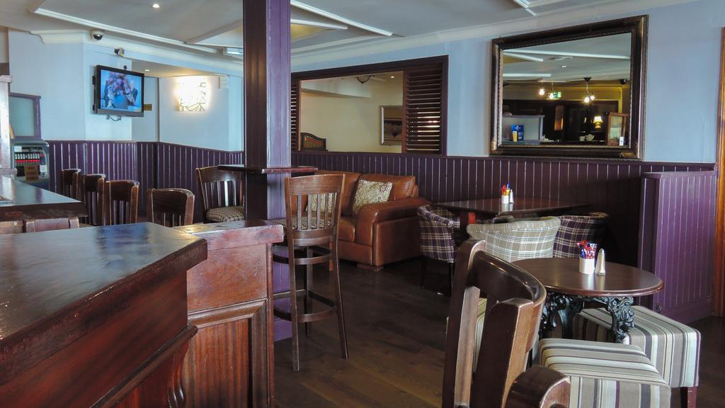 Dalton Inn Hotel クレアモリス エクステリア 写真
